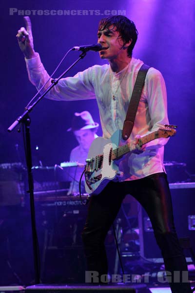 MILES KANE - 2011-11-05 - PARIS - La Cigale - 